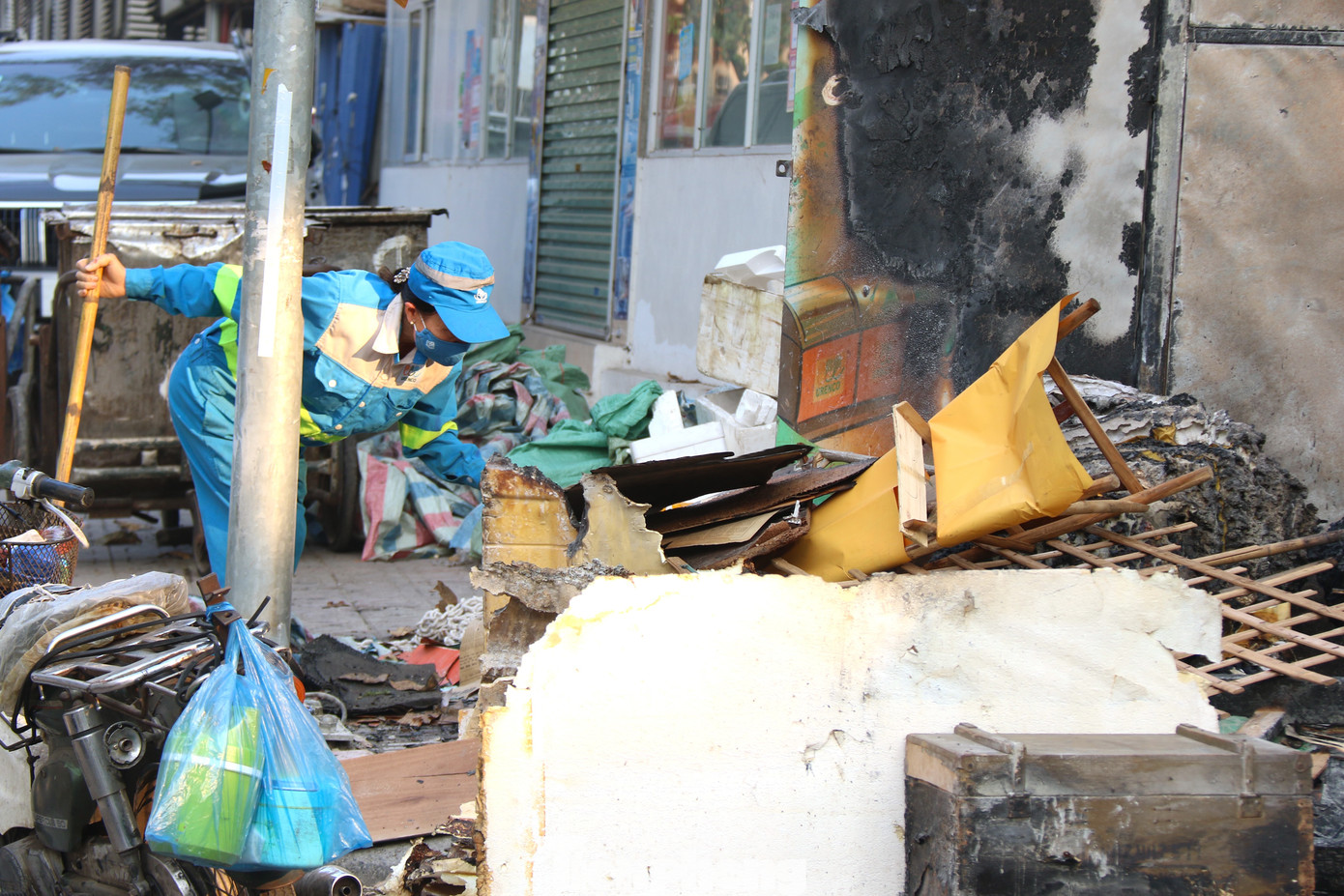 Đây là hoạt động nằm trong lộ trình thực hiện Luật Bảo vệ môi trường, là cơ sở để chuẩn bị phân loại rác tại nguồn đồng loạt trên toàn thành phố trong năm 2026.