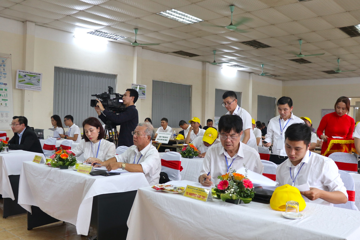 Ban giám khảo phần thi ứng xử của Hội thi.