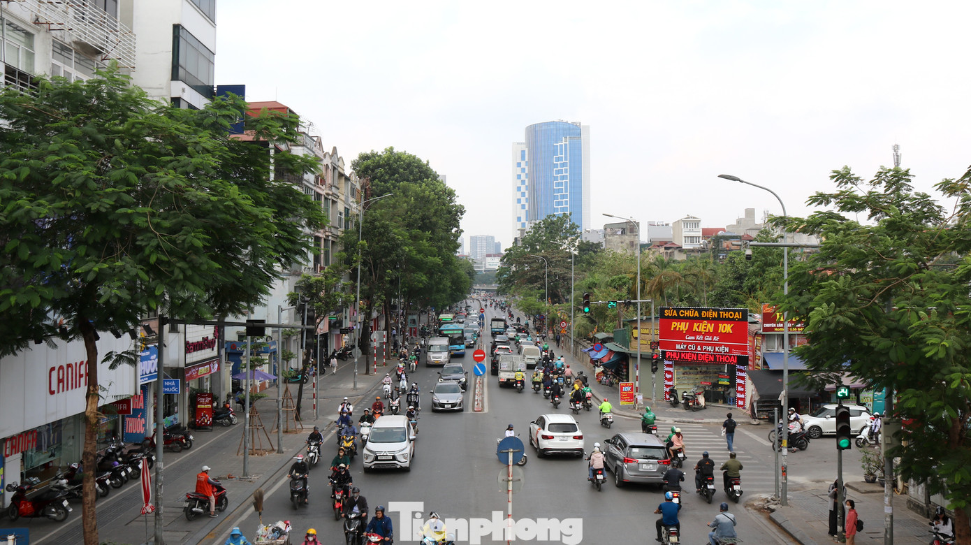 Mới đây, trong dự thảo Đề án quản lý, khai thác, sử dụng lòng đường, hè phố trên địa bàn thành phố Hà Nội, Sở Xây dựng Hà Nội đã đề nghị 16 UBND quận, huyện khảo sát, đề xuất một trong 9 mô hình cho thuê vỉa hè ở 123 tuyến phố và chia làm 2 giai đoạn để thực hiện.