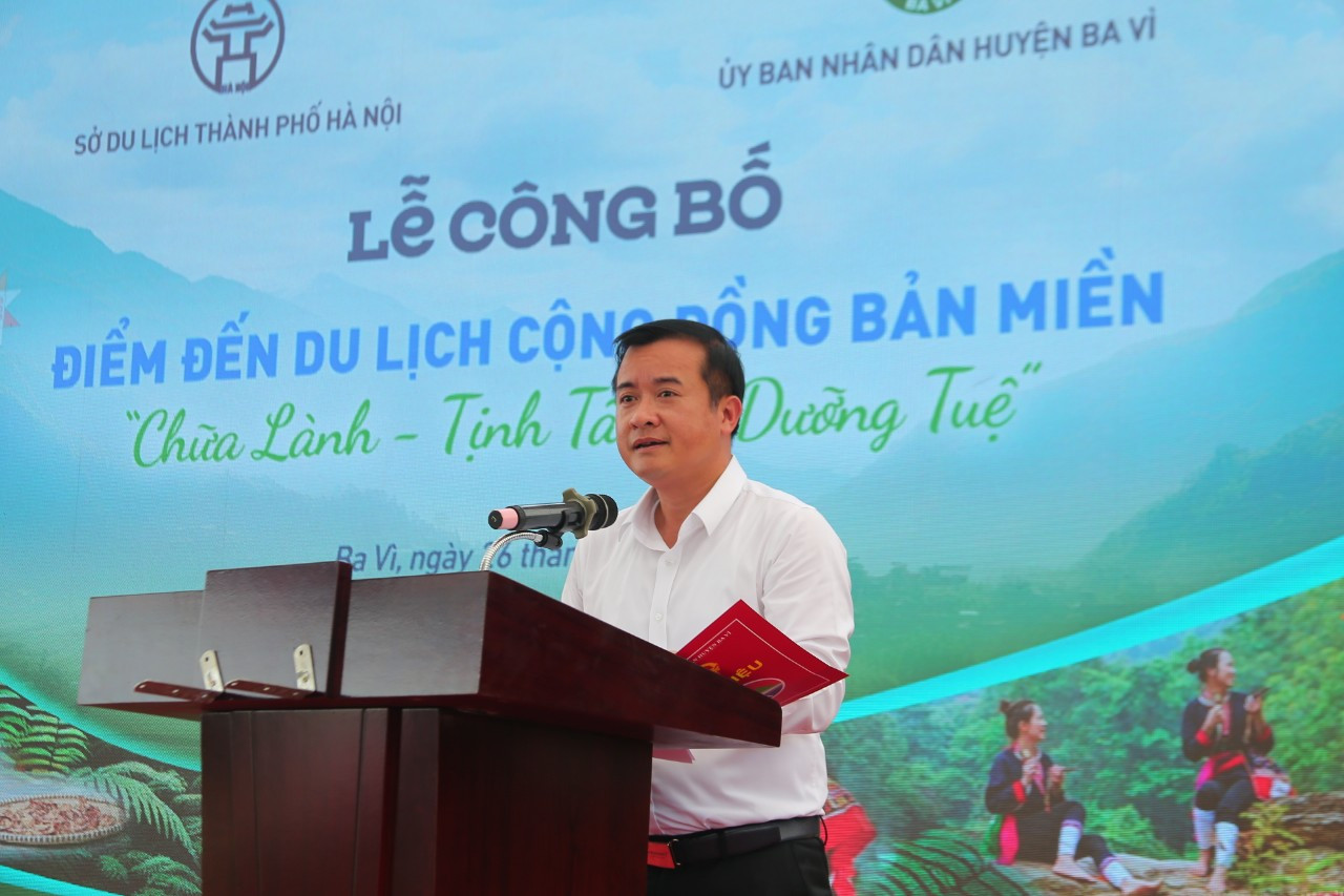 Lãnh đạo huyện Ba Vì công bố điểm đến du lịch và kết nối du lịch huyện.