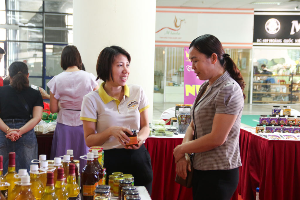 Hà Nội có thêm 4 làng nghề và 108 sản phẩm OCOP đạt 4 sao ảnh 3