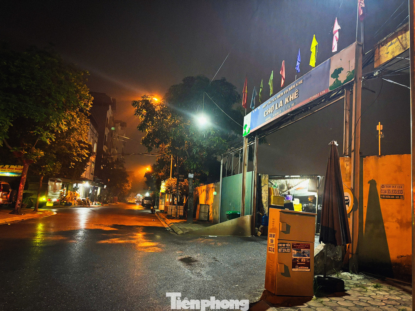 Đây vốn là khu vực thuộc phần mặt bằng cần thu hồi để thực hiện dự án đầu tư Cải thiện hệ thống tiêu nước khu vực phía Tây thành phố Hà Nội (Trạm bơm tiêu Yên Nghĩa) nhưng 15 năm nay chưa thể giải toả.