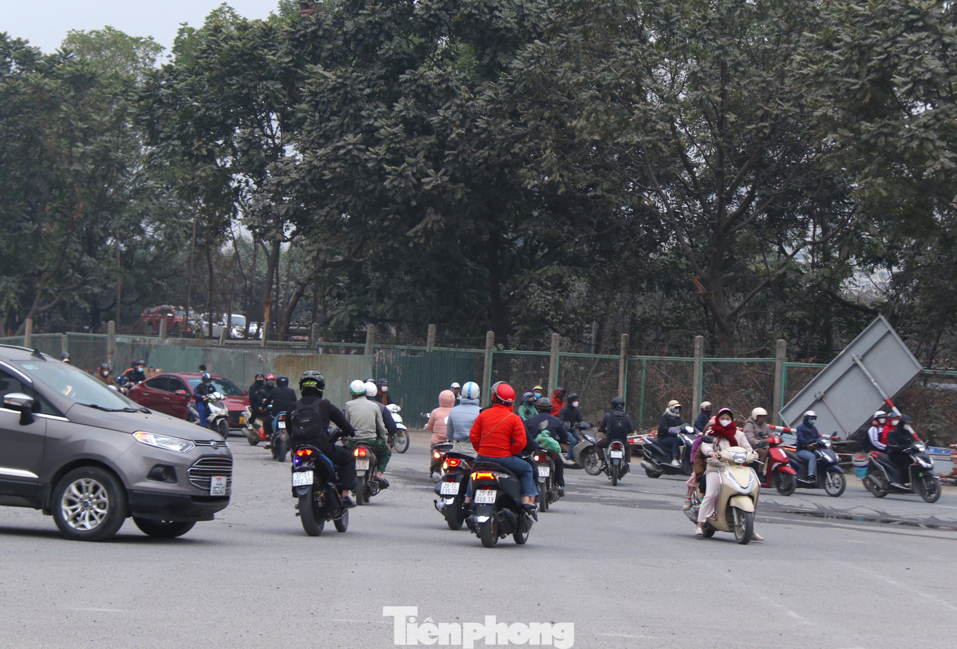 Lệnh cấm xuất phát từ việc tổ chức giao thông trước đây tiềm ẩn nguy cơ gây tai nạn giao thông rất cao, nhất là vào buổi tối khi lưu lượng phương tiện tham gia giao thông trên tuyến đường này trở nên đông đúc.