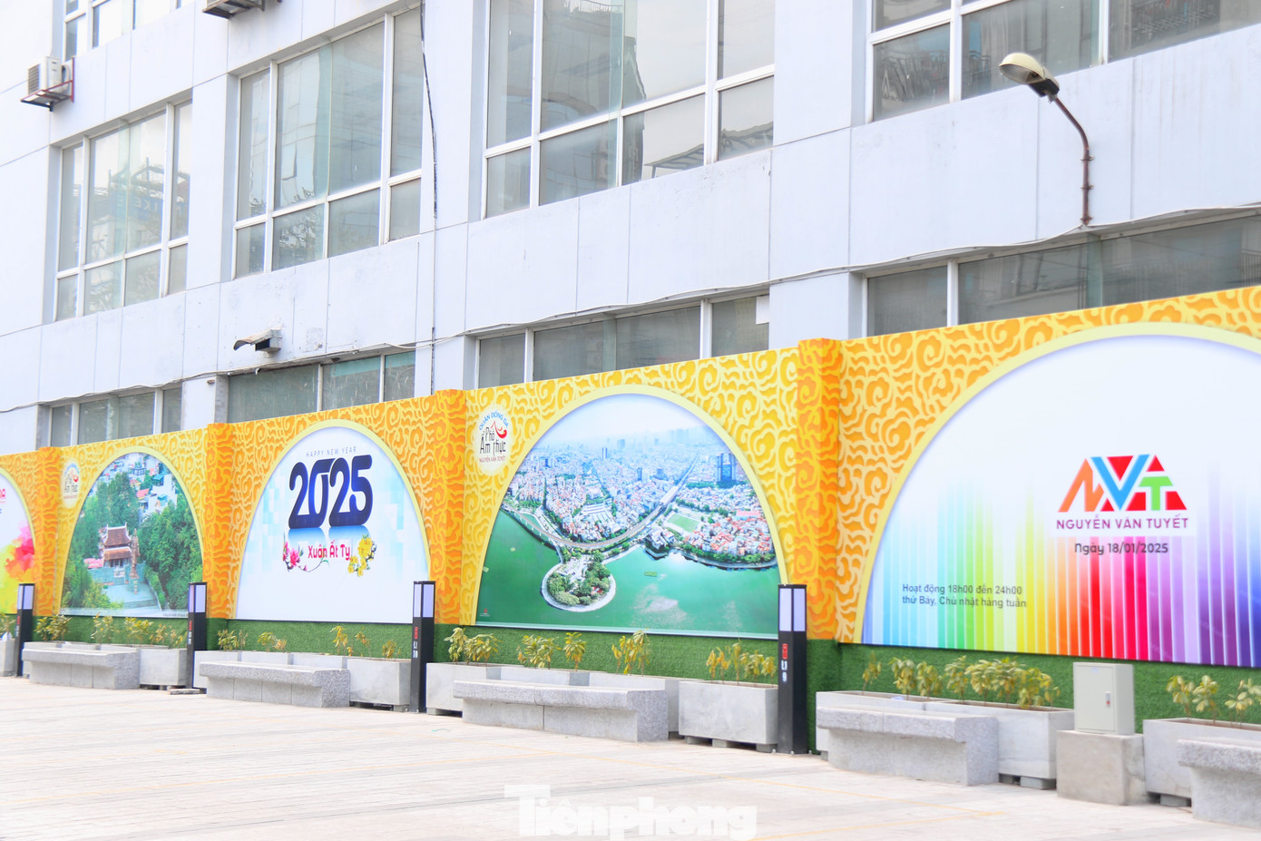 Thời gian trên sẽ cấm các phương tiện giao thông cơ giới tại tuyến phố ẩm thực Nguyễn Văn Tuyết để dành không gian cho khách đi bộ thưởng thức ẩm thực, các hoạt động văn hóa, văn nghệ…