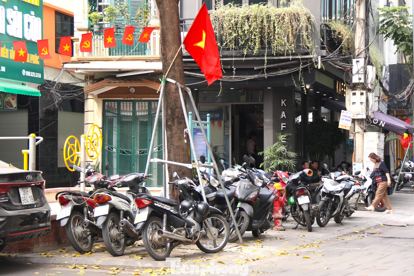 Theo UBND quận Đống Đa, khu vực tuyến phố ẩm thực có khó khăn về chỗ để xe. Trong thời gian tới, phường Thịnh Quang và Trung Liệt sẽ đảm bảo trật tự tại khu vực.