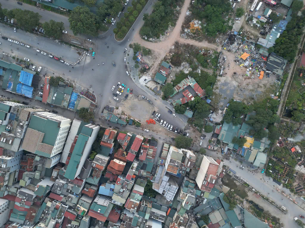 Năm 2014, Hà Nội cho phép UBND quận Nam Từ Liêm chuẩn bị đầu tư Dự án xây dựng đường nối từ đường Đỗ Đức Dục đi đường Mễ Trì (quận Nam Từ Liêm). Điểm đầu tuyến giao với đường Đỗ Đức Dục, điểm cuối tuyến giao với đường Mễ Trì.