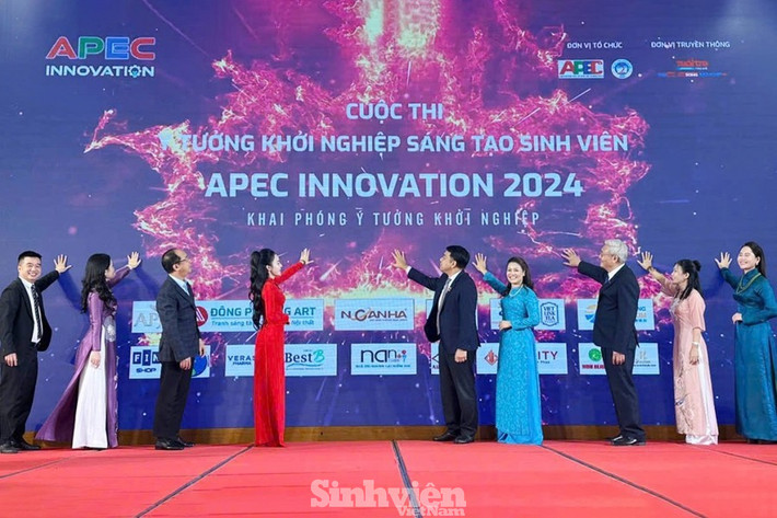 Các đại biểu thực hiện nghi thức phát động cuộc thi - Ảnh: BTC. Các đại biểu thực hiện nghi thức phát động cuộc thi - Ảnh: BTC.