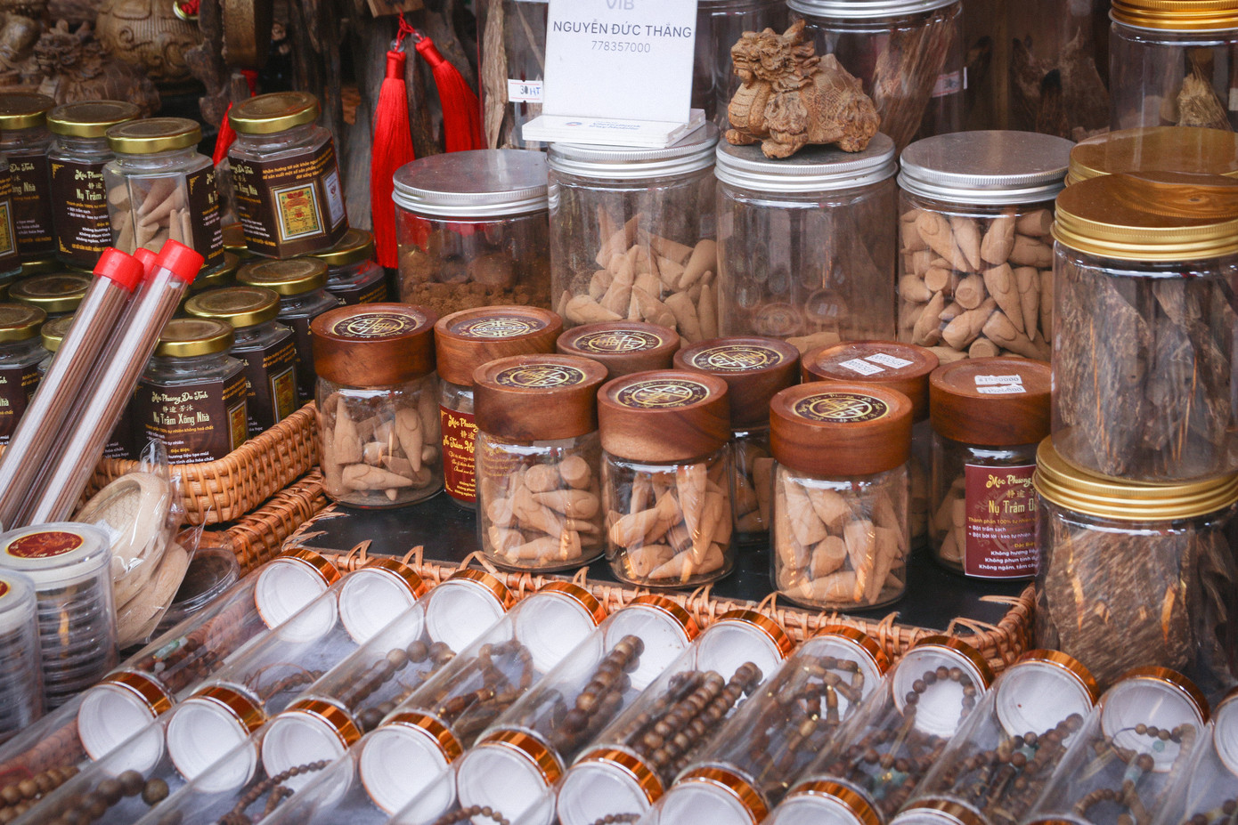 Đa dạng các sản phẩm làng nghề, nông sản thực phẩm an toàn tại tuần hàng.