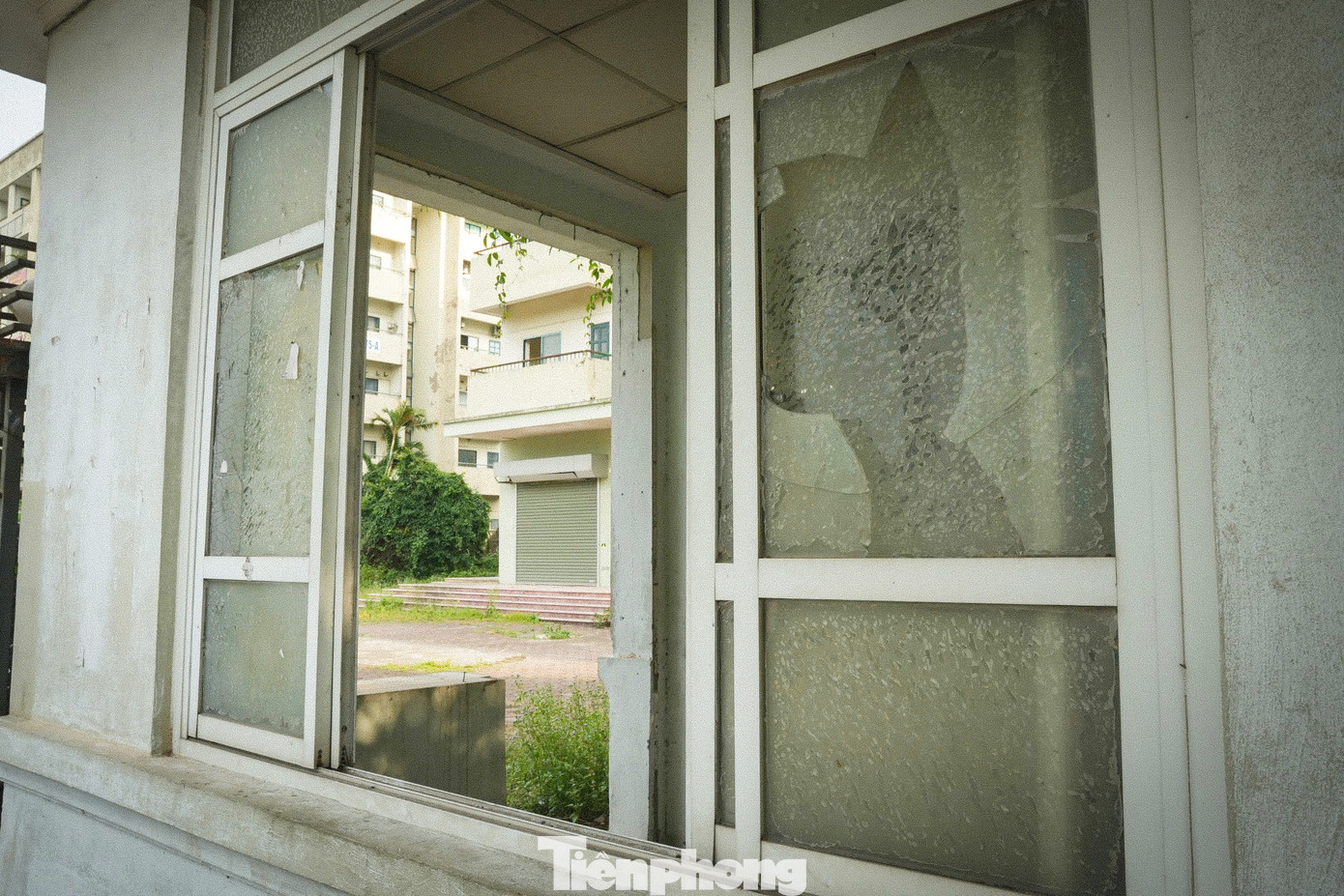 Một số hạng mục vỡ hỏng không được thay thế.