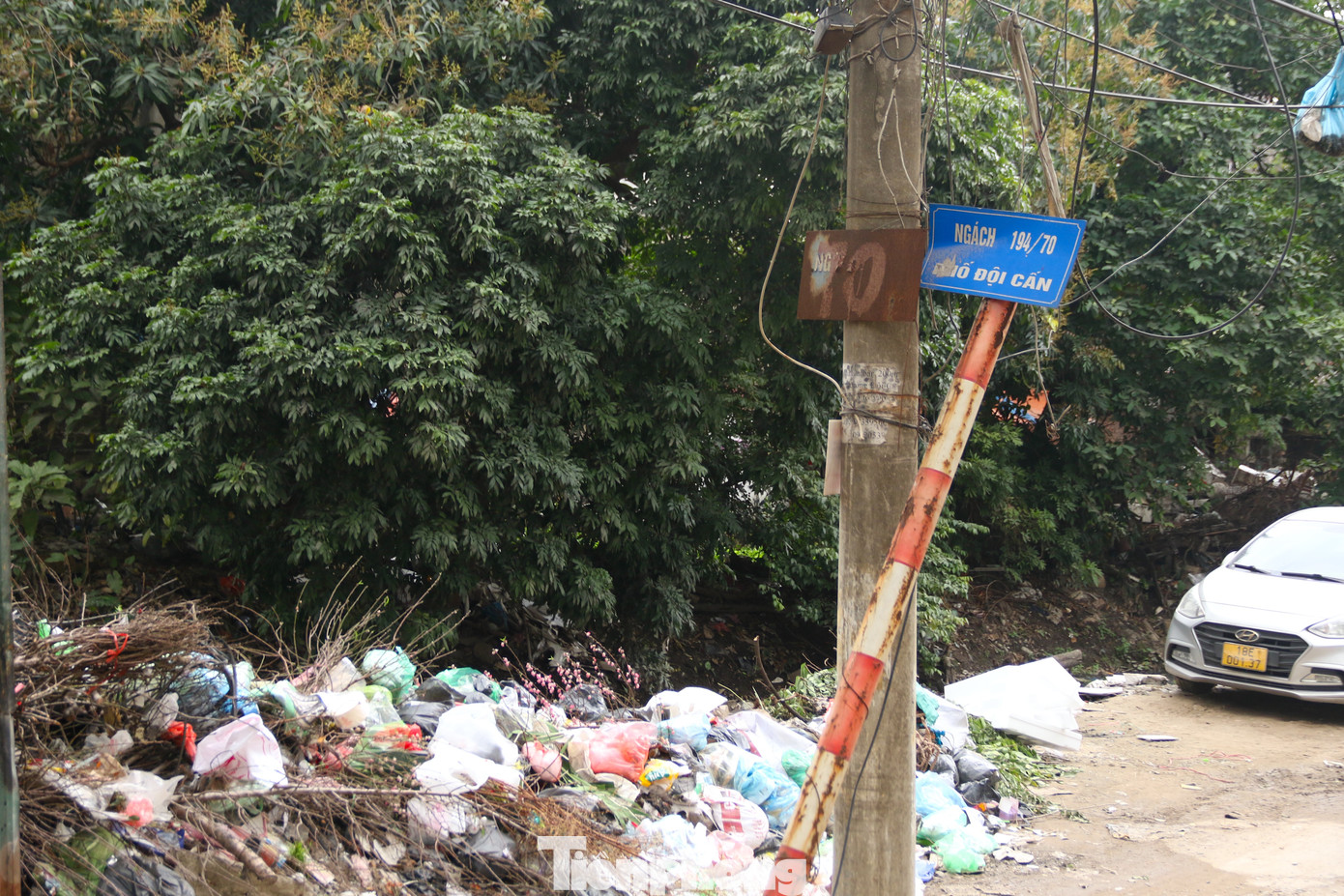 Hiện, công tác giải phóng mặt bằng được khoảng 80% khối lượng, tuy nhiên mặt bằng không đủ điều kiện để thi công do tình trạng chưa liền đoạn, không thông suốt; mặt bằng xôi đỗ; không có đường vào để thi công và không đủ điều kiện để thực hiện phương án dẫn dòng phục vụ thi công cống hộp.
