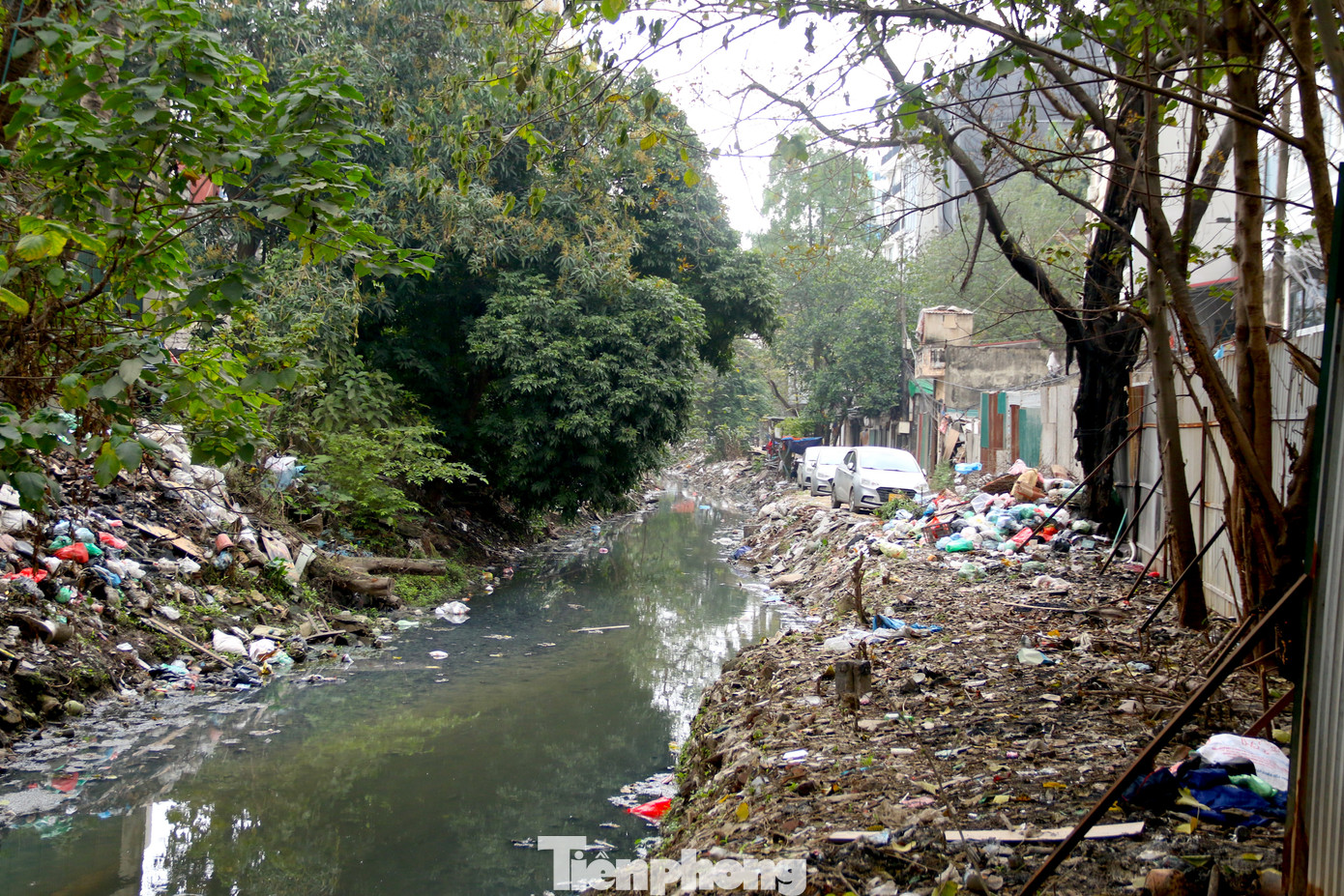 Mương Kẻ Khế có chiều dài 1,7km, chảy qua hai phường Đội Cấn và Kim Mã (quận Ba Đình, Hà Nội). Dự án cống hóa mương Kẻ Khế được phê duyệt từ năm 2008 với tổng mức đầu tư lên tới 205 tỷ đồng. Được kỳ vọng giải quyết dứt điểm tình trạng ô nhiễm, nhưng đến nay, dự án vẫn chưa hoàn thành.