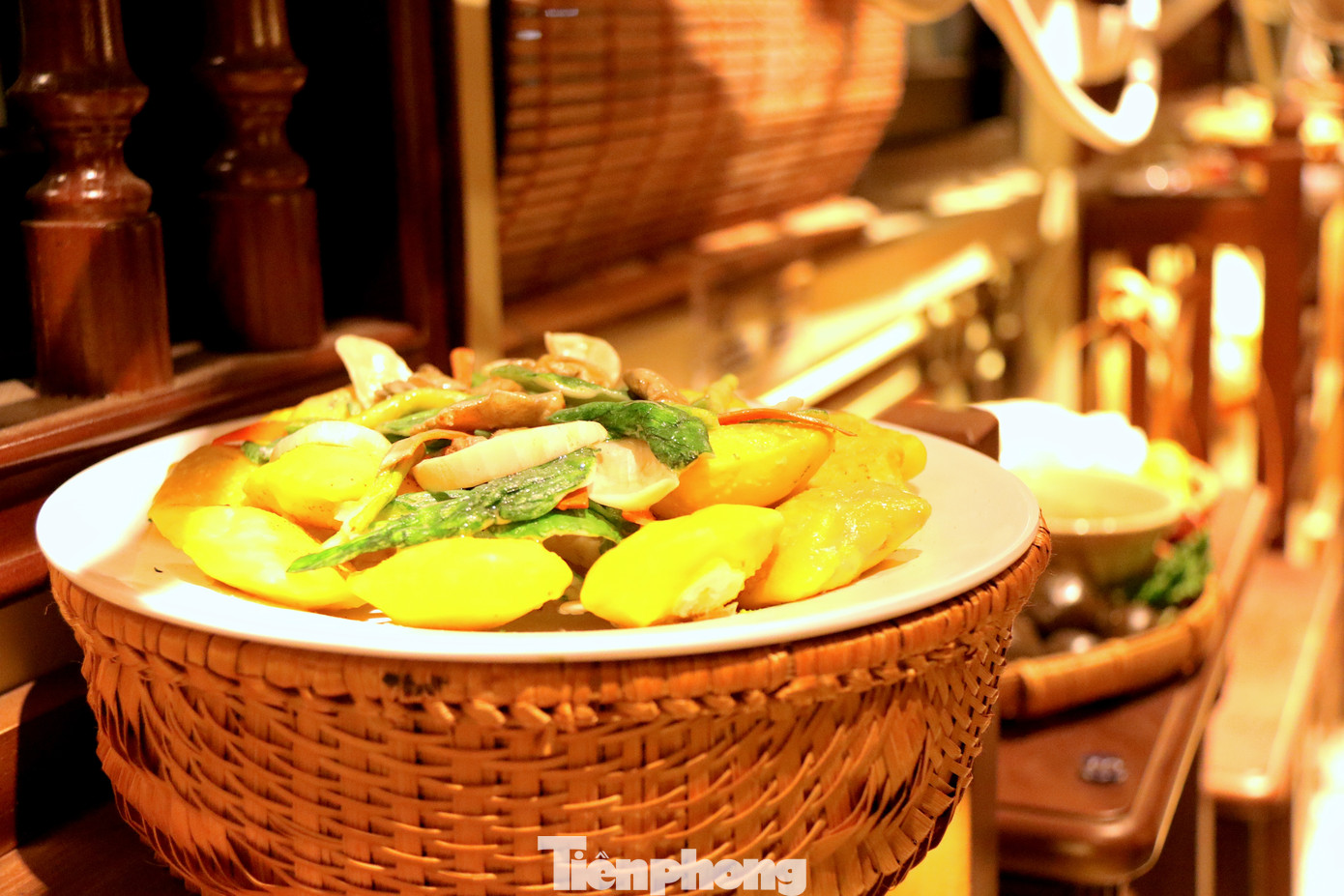 Nhiều món ẩm thực đặc sắc được giới thiệu tới người dân và du khách trong dịp này. Nhiều món ẩm thực đặc sắc được giới thiệu tới người dân và du khách trong dịp này.