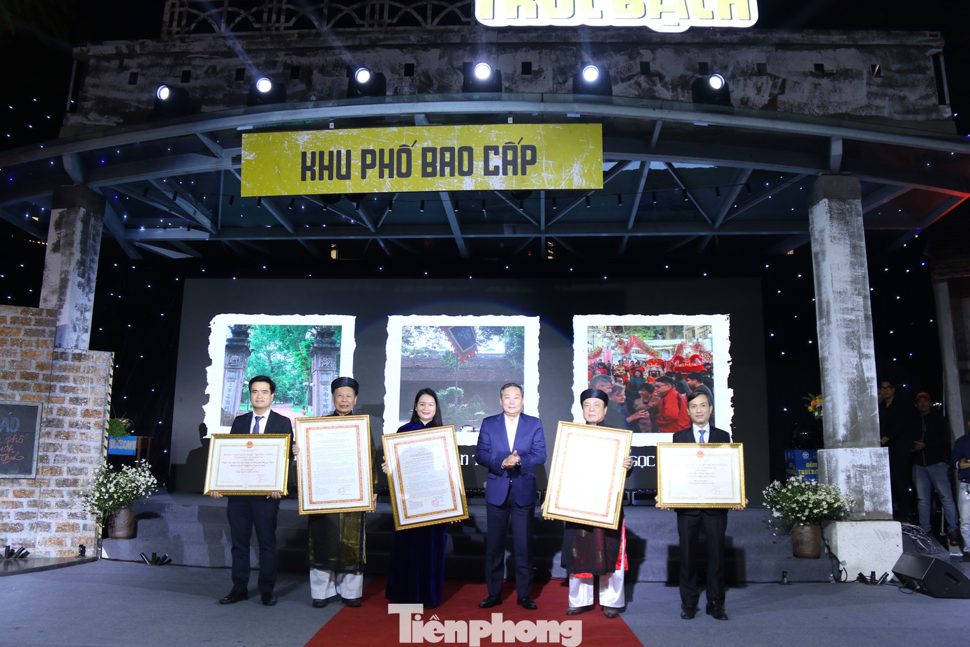 Trong khuôn khổ chương trình, lễ công bố quyết định công nhận 3 điểm du lịch được trao cho ba di tích lịch sử bao gồm Di tích quốc gia đặc biệt đền Quán Thánh, đền Voi Phục và đảo Ngọc - Trúc Bạch. Trong khuôn khổ chương trình, lễ công bố quyết định công nhận 3 điểm du lịch được trao cho ba di tích lịch sử bao gồm Di tích quốc gia đặc biệt đền Quán Thánh, đền Voi Phục và đảo Ngọc - Trúc Bạch.