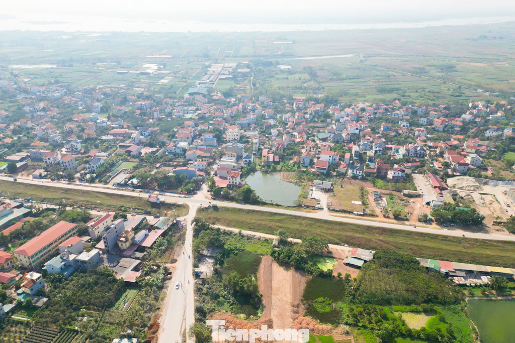 Khu vực xã Văn Khê, huyện Mê Linh khu dân cư đông đúc vẫn chưa di dời để giải phóng mặt bằng.