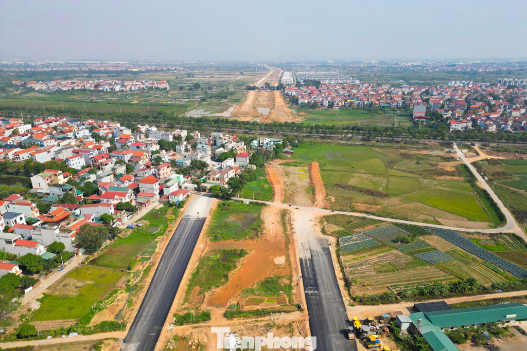 Dự án xây dựng đường Vành đai 4 vùng Thủ đô đoạn qua địa phận thành phố Hà Nội dài hơn 57km, đi qua các quận, huyện: Sóc Sơn, Mê Linh, Đan Phượng, Hoài Đức, Hà Đông, Thanh Oai và Thường Tín.