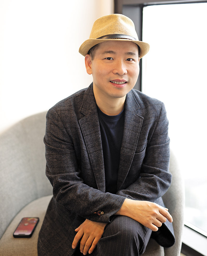 Doanh nhân Nguyễn Tiến Dũng, Giám đốc CTCP Công nghệ và Truyền thông AWING. Doanh nhân Nguyễn Tiến Dũng, Giám đốc CTCP Công nghệ và Truyền thông AWING.