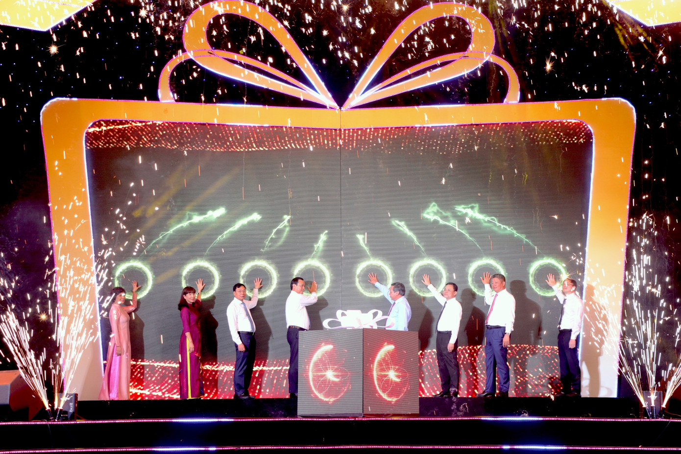 Các đại biểu tham dự khai mạc Lễ hội Quà tặng du lịch Hà Nội năm 2023. Các đại biểu tham dự khai mạc Lễ hội Quà tặng du lịch Hà Nội năm 2023.