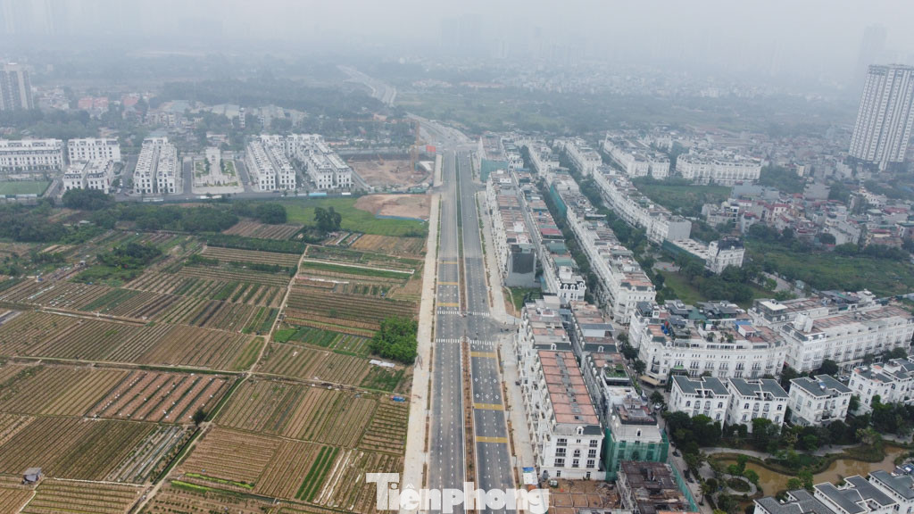 Điểm cuối của đường Lê Quang Đạo kéo dài đã thành hình, sẵn sàng kết nối với tuyến đường đã hoàn thiện trước đó. Điểm cuối của đường Lê Quang Đạo kéo dài đã thành hình, sẵn sàng kết nối với tuyến đường đã hoàn thiện trước đó.