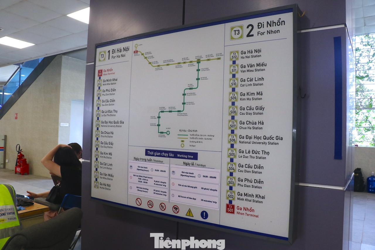 Theo ông Sơn, đoạn trên cao của tuyến đường sắt đô thị Nhổn - ga Hà Nội đã hoàn thành toàn bộ công tác thi công và toàn bộ thủ tục về pháp lý, sẵn sàng đưa vào vận hành thương mại. Đơn vị đang chờ văn bản chính thức của UBND TP Hà Nội để quyết định ngày tiến hành vận hành thương mại dự án. Theo ông Sơn, đoạn trên cao của tuyến đường sắt đô thị Nhổn - ga Hà Nội đã hoàn thành toàn bộ công tác thi công và toàn bộ thủ tục về pháp lý, sẵn sàng đưa vào vận hành thương mại. Đơn vị đang chờ văn bản chính thức của UBND TP Hà Nội để quyết định ngày tiến hành vận hành thương mại dự án.