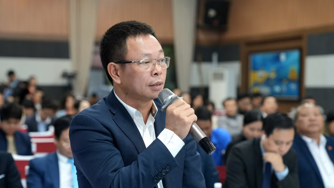 Ông Phùng Công Sưởng - Phó Tổng Biên tập báo Tiền Phong - phát biểu thảo luận.