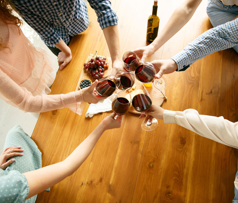 Đề phòng nguy cơ hạ đường huyết, người bệnh tiểu đường cần tuân thủ kỷ luật với rượu, bia.