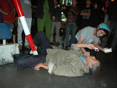 Không cảnh báo từ xa, không có phản quang về đêm là những nguyên nhân chính của nhiều vụ tai nạn trên phố phân làn Ảnh: Nguyễn Thành