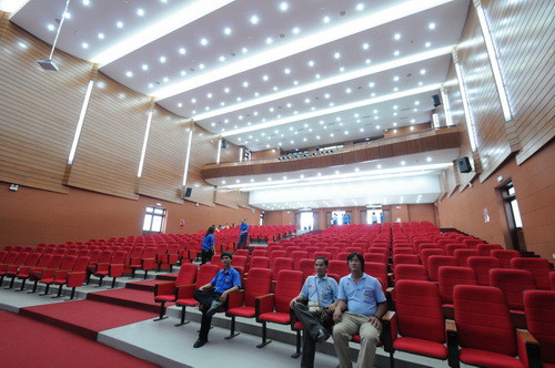 Bên trong hội trường đa năng của Trường Đoàn Lý Tự Trọng - Ảnh: Minh Đức