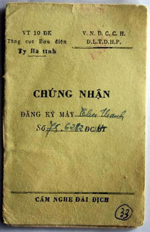 Đây là giấy đăng ký máy thu thanh (Radio, gọi nôm na là cái đài) giống như đăng ký xe máy bây giờ