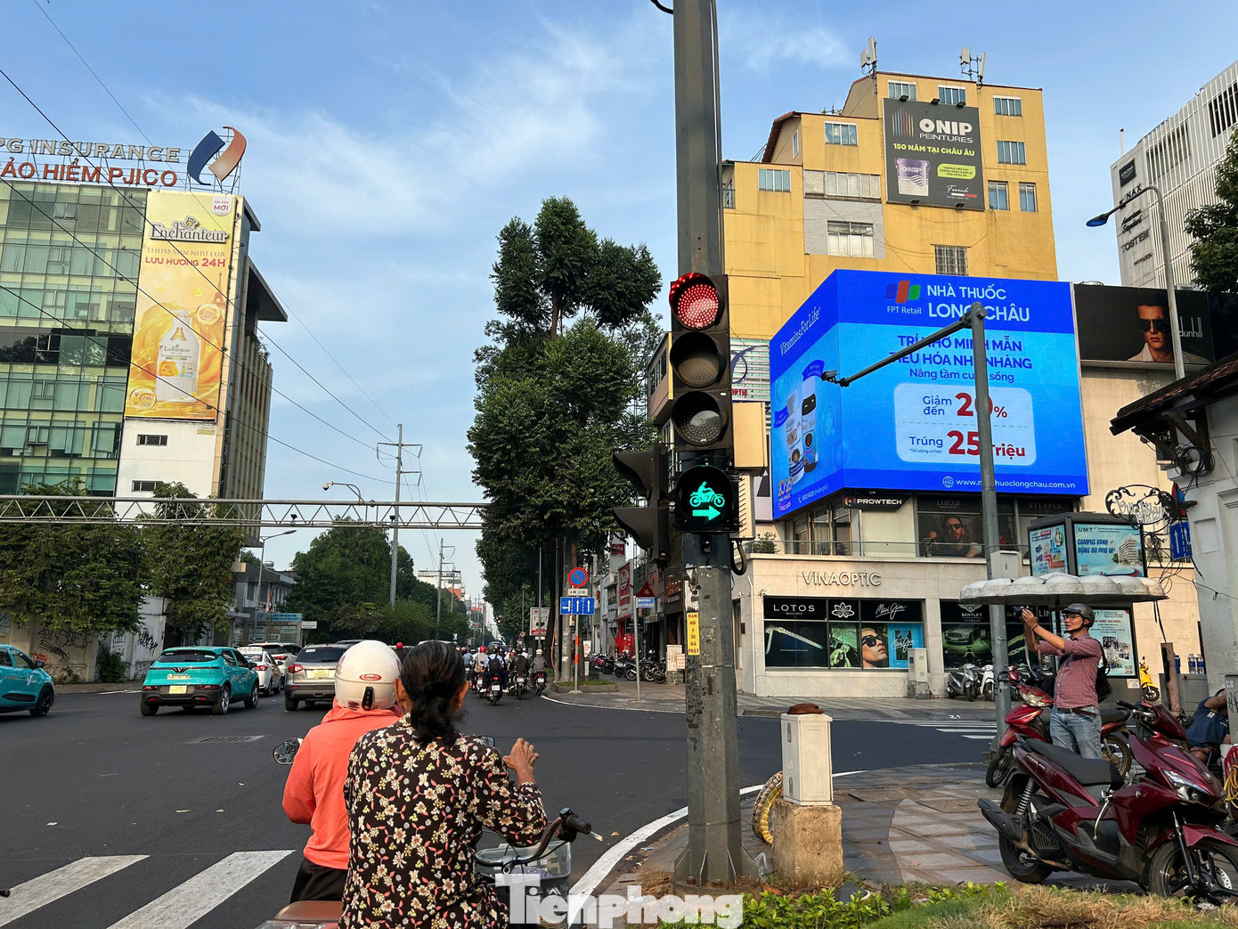 Giao lộ Điện Biên Phủ - Nam Kỳ Khởi Nghĩa (quận 3) . Giao lộ Điện Biên Phủ - Nam Kỳ Khởi Nghĩa (quận 3) .