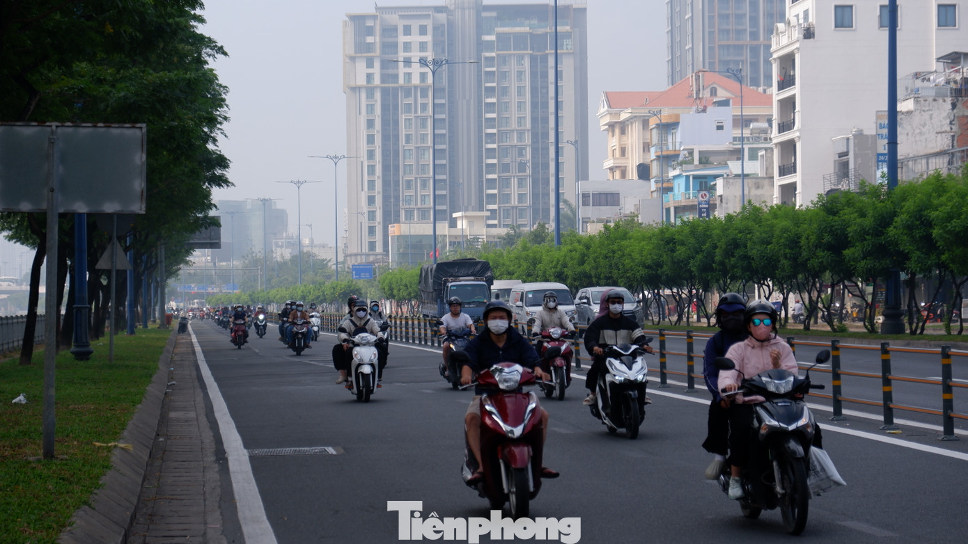 Khu vực TPHCM ít mưa, độ ẩm giảm, một vài ngày có sương mù, chất lượng không khí giảm, trời tiếp tục se lạnh về đêm và sáng sớm. Ảnh minh họa: Hữu Huy