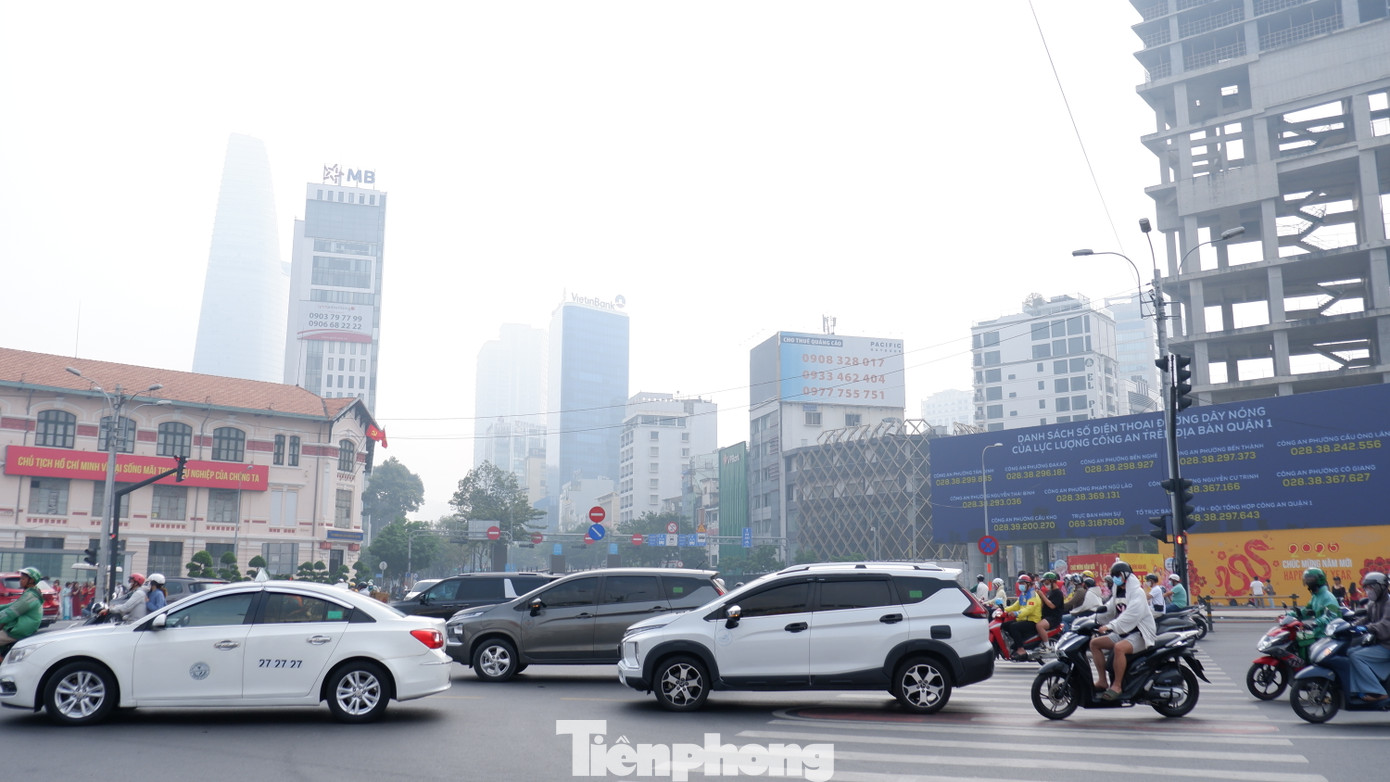 Theo ứng dụng quan trắc không khí Air Visual (thuộc Tổ chức IQAir sở hữu lượng dữ liệu tổng hợp rất lớn về chất lượng không khí, có trụ sở chính tại Thụy Sỹ), từ sáng đến trưa 19/1, nhiều khu vực tại TPHCM có điểm đo chất lượng không khí không tốt cho sức khỏe. Theo ứng dụng quan trắc không khí Air Visual (thuộc Tổ chức IQAir sở hữu lượng dữ liệu tổng hợp rất lớn về chất lượng không khí, có trụ sở chính tại Thụy Sỹ), từ sáng đến trưa 19/1, nhiều khu vực tại TPHCM có điểm đo chất lượng không khí không tốt cho sức khỏe.