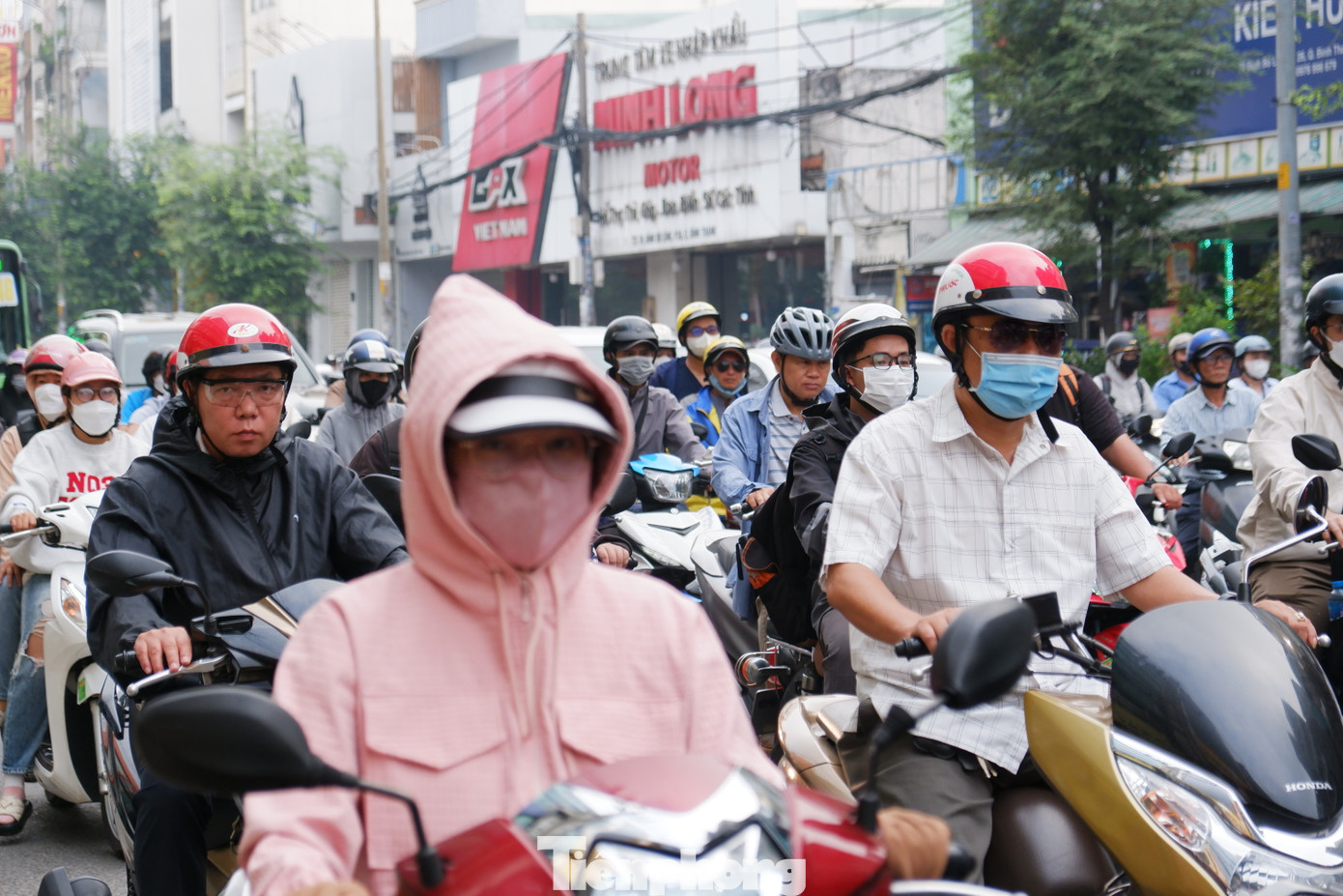 Cơ quan khí tượng dự báo trong những ngày cuối tuần, thời tiết khu vực TPHCM ít mưa, ngày nắng, trời tiếp tục se lạnh về đêm và sáng sớm. Ảnh minh họa: Hữu Huy Cơ quan khí tượng dự báo trong những ngày cuối tuần, thời tiết khu vực TPHCM ít mưa, ngày nắng, trời tiếp tục se lạnh về đêm và sáng sớm. Ảnh minh họa: Hữu Huy