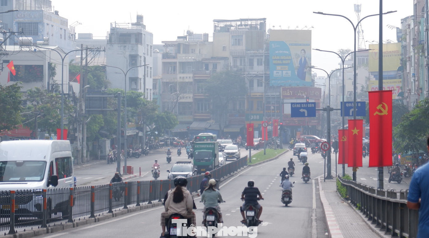 Sương mù xuất hiện từ sáng đến trưa ở quận 4, TPHCM. Sương mù xuất hiện từ sáng đến trưa ở quận 4, TPHCM.