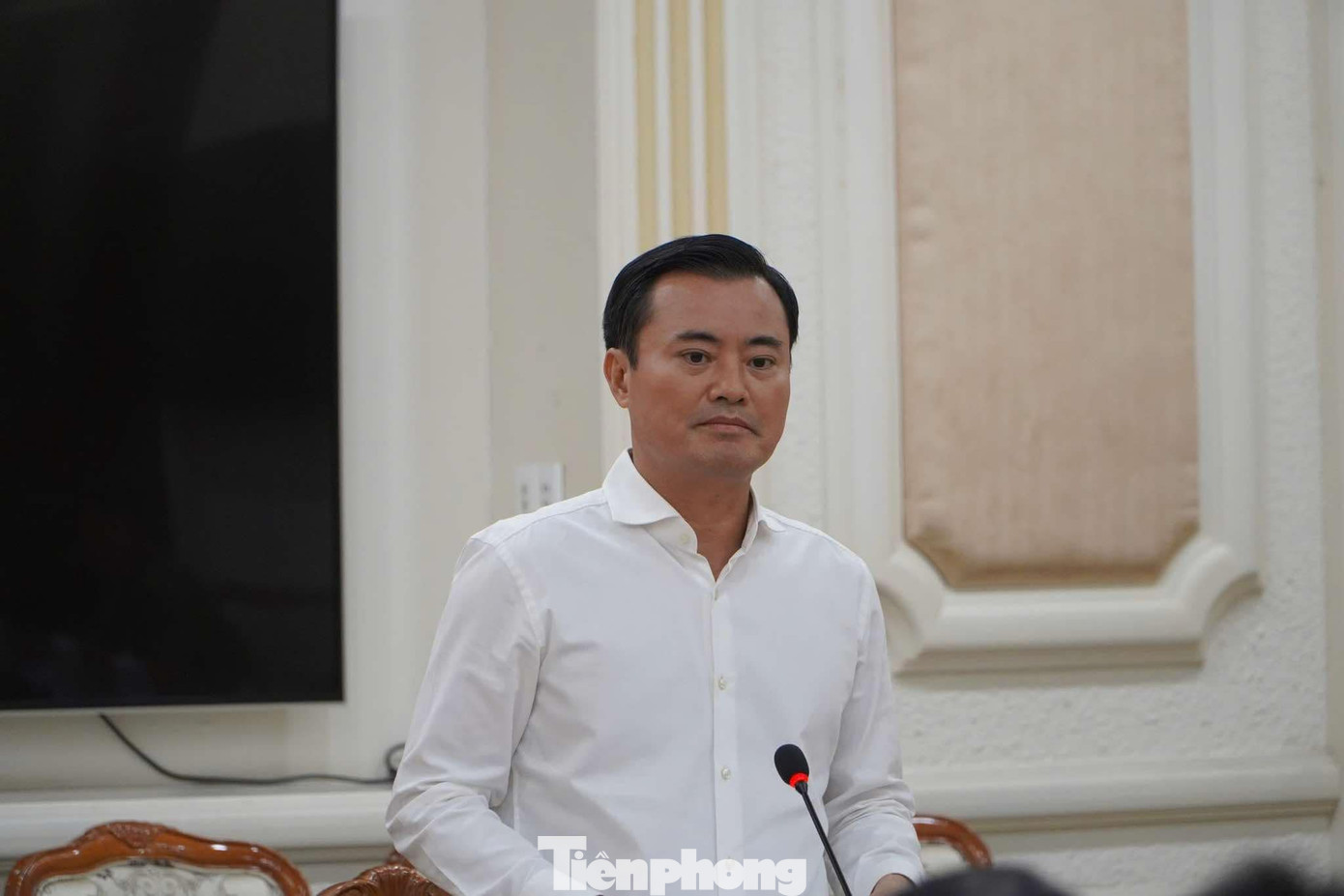 Phó Chủ tịch UBND TPHCM Bùi Xuân Cường phát biểu tại cuộc họp. Ảnh: A.X