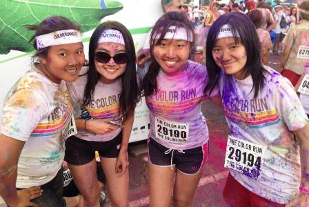 Điều quan trọng với cô gái này không phải là kết quả, hay thành tích mà là sự khám phá cá tính bản thân (Đông Hương thứ hai từ trái sang). . Điều quan trọng với cô gái này không phải là kết quả, hay thành tích mà là sự khám phá cá tính bản thân (Đông Hương thứ hai từ trái sang).