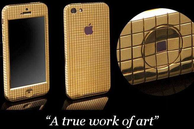 iPhone 5 Superstar Series Giá tham khảo bản Solid Gold Superstar: 73.077 USD Giá tham khảo bản Diamond Superstar Ice: 103.526 USD Mới đây hãng trang sức Goldgenie của Anh đã bổ sung vào dòng sản phẩm Superstar của mình 2 phiên bản iPhone 5 hạng sang có tên là Solid Gold Superstar và Diamond Superstar Ice. iPhone 5 Superstar Series Giá tham khảo bản Solid Gold Superstar: 73.077 USD Giá tham khảo bản Diamond Superstar Ice: 103.526 USD Mới đây hãng trang sức Goldgenie của Anh đã bổ sung vào dòng sản phẩm Superstar của mình 2 phiên bản iPhone 5 hạng sang có tên là Solid Gold Superstar và Diamond Superstar Ice. Hai chiếc điện thoại này có mức giá