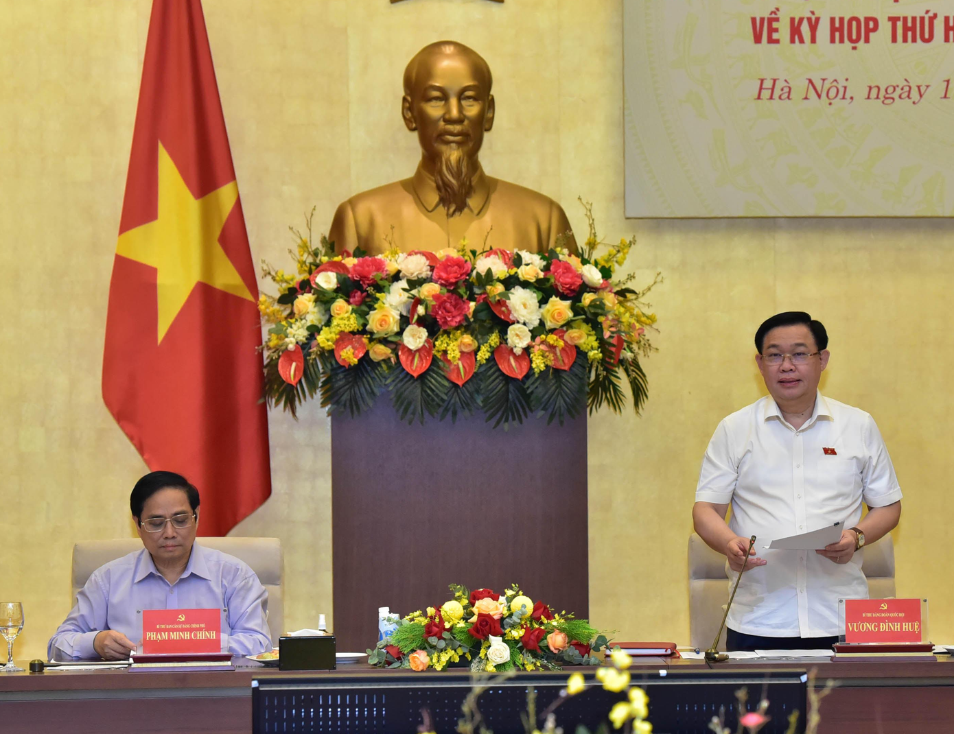 Chủ tịch Quốc hội Vương Đình Huệ phát biểu tại hội nghị