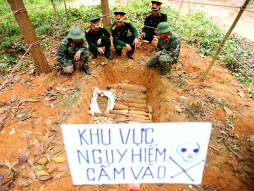 Bom, mìn, vật liệu nổ được quy tập chờ đưa đi hủy nổ 