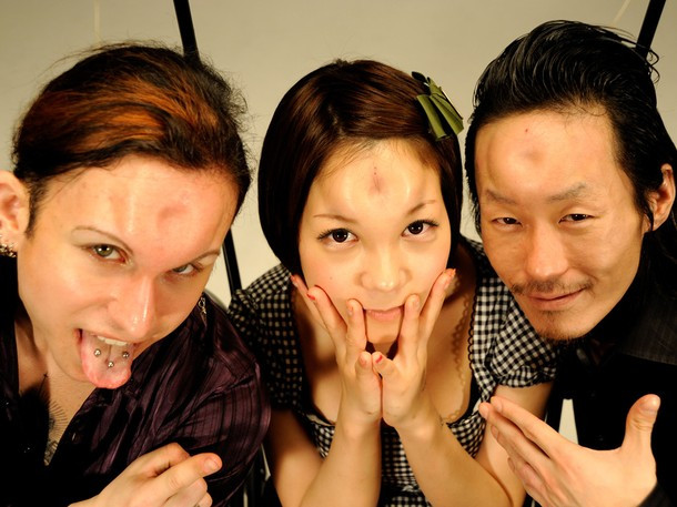 Sở hữu chiếc trán phồng lõm ở giữa . Sở hữu chiếc trán phồng lõm ở giữa