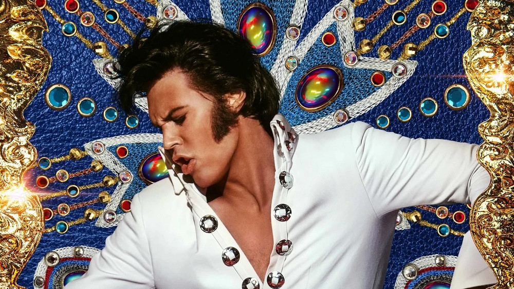 Austin Butler trong Elvis (2022).