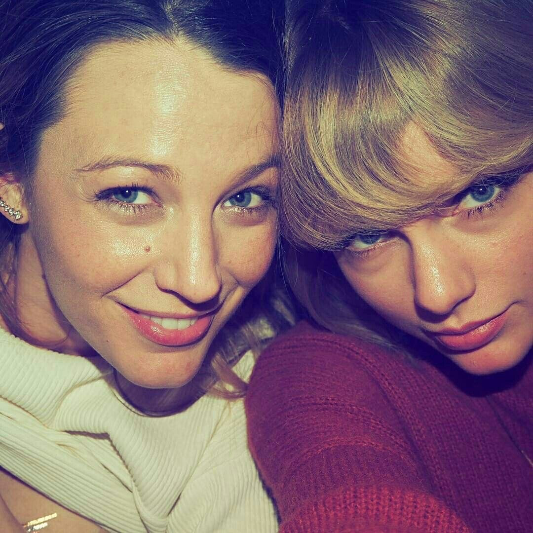 Blake Lively (trái) và Taylor Swift (phải).