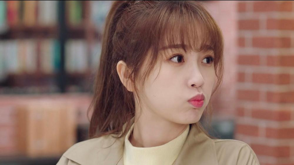 Ngu Thư Hân đảm nhận vai Sơ Lễ ngọt ngào nhưng không ngốc nghếch. Ngu Thư Hân đảm nhận vai Sơ Lễ ngọt ngào nhưng không ngốc nghếch.