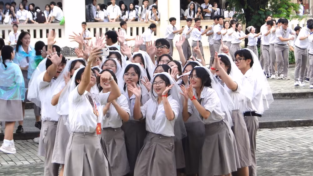 Mỗi lớp gây thương nhớ với những phụ kiện độc nhất vô nhị.