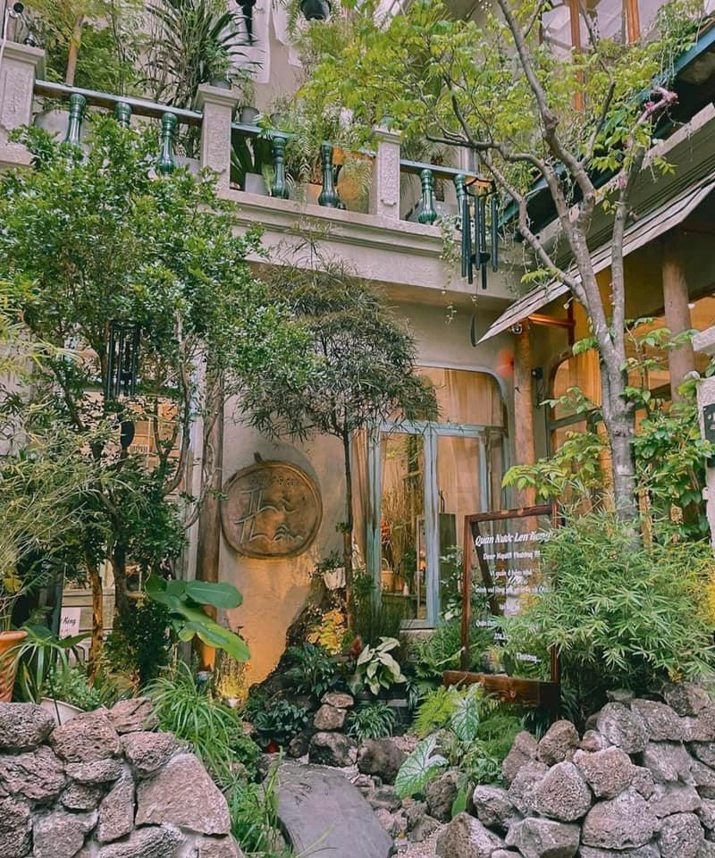 Len Keng xanh mướt. Len Keng xanh mướt.