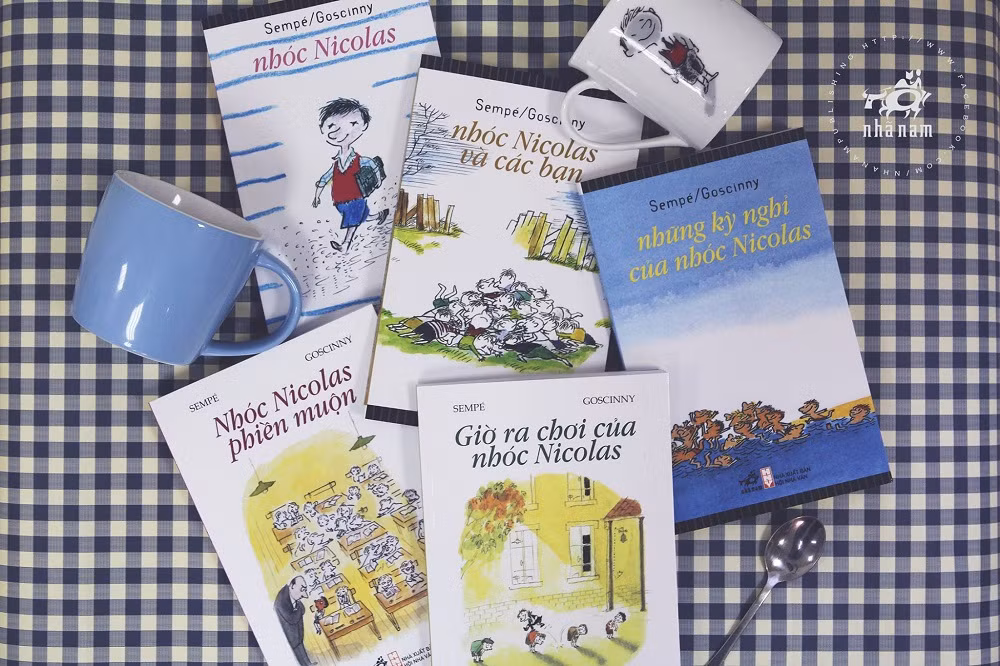 Bộ sách Nhóc Nicolas với bìa cũ.