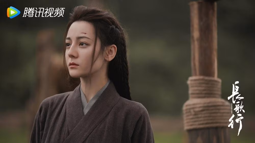 Tạo hình của Địch Lệ Nhiệt Ba càng ngày càng đẹp, dù là giả trai... Tạo hình của Địch Lệ Nhiệt Ba càng ngày càng đẹp, dù là giả trai...