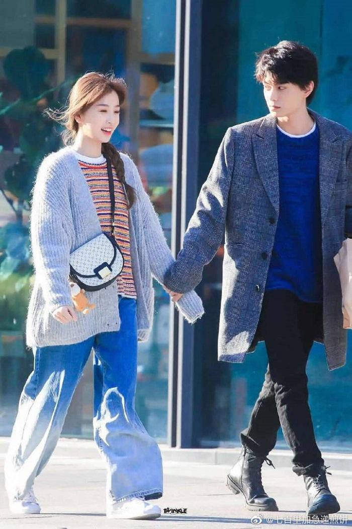 đến những ảnh được tiết lộ từ hậu trường phim. đến những ảnh được tiết lộ từ hậu trường phim.