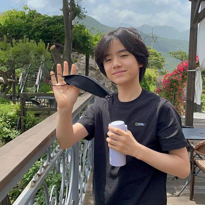 Và cũng đẹp trai hơn. Và cũng đẹp trai hơn.