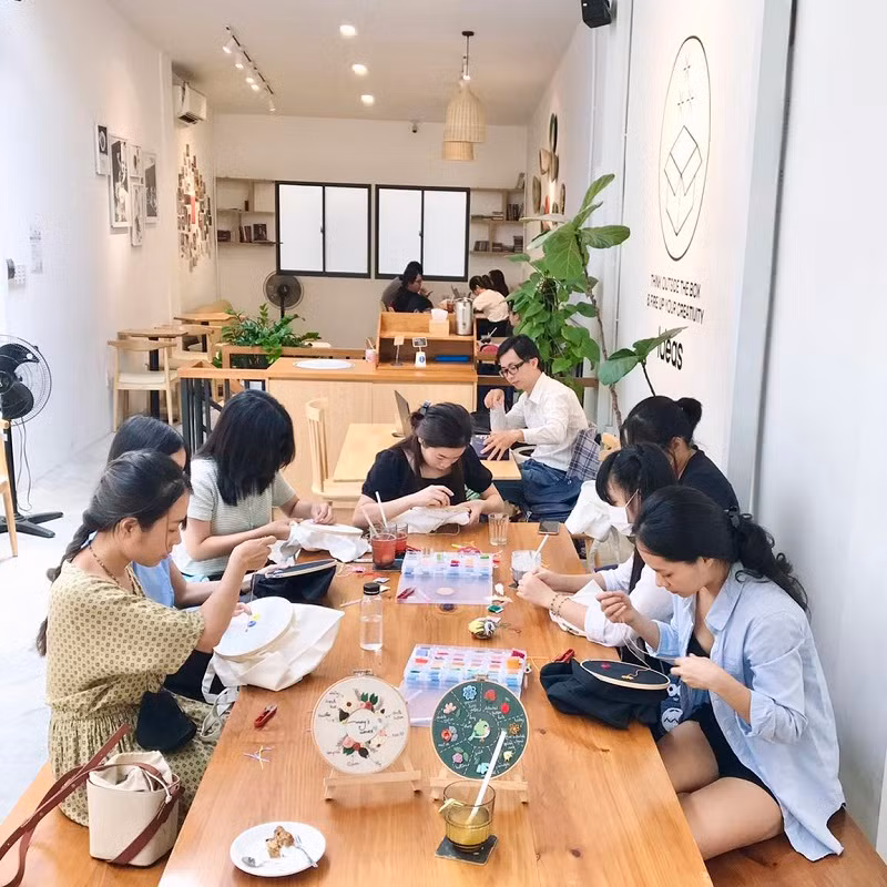 Ảnh: Facebook May Corner.