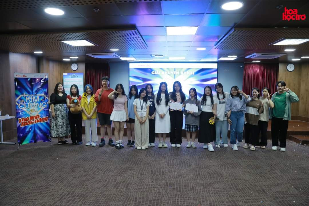 Đội Phát Triển Người Kuti và Siêu Nhân 4.0 đã đạt giải Khuyến khích.